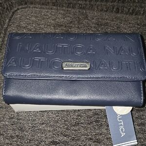 ⭐️Nautica Embossed Navy Wallet